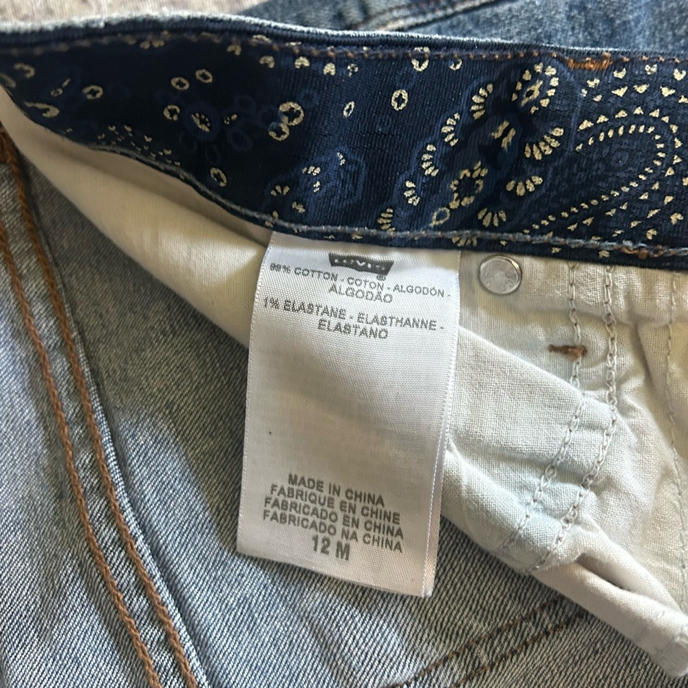 Levi's Women's Jeans - Picture 4 of 8